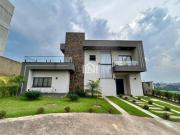 Casa à venda na Granja Viana