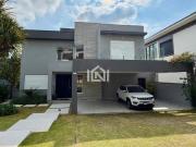 Casa à venda na Granja Viana