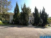 Casa à venda na Granja Viana