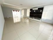 Casa à venda na Granja Viana