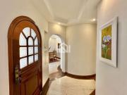 Casa à venda na Granja Viana