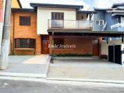 Casa à venda na Granja Viana, com 4 quartos 3 suítes,...