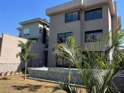 Casa a venda na Granja Viana cond Reserva Santa Maria