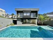 Casa a venda na Granja Viana cond Vintage