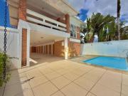 Casa à Venda na Praia do Pernambuco em Guarujá | Alfa...