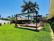 Casa á venda na Praia do Pernambuco no Guarujá...