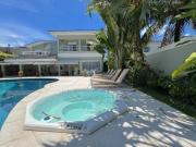 Casa a venda no Acapulco com 5 suítes, espaço gourmet,...