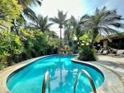 Casa à Venda no Acapulco em Guarujá | Alfa Imóveis Guarujá