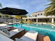 Casa à Venda no Acapulco em Guarujá | Alfa Imóveis Guarujá