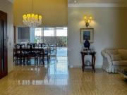 Casa à venda no cond. Damha III, com 04 suítes e 440m²