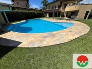 Casa a venda no condominio Acapulco