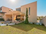 Casa à venda na Granja Viana