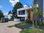 Casa à venda no condomínio Alphaville Granja Viana