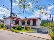 Casa à venda no Condomínio Estância Marambaia em Vinhedo/SP