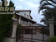 Casa à venda no Condomínio Flamboyant com linda vista...