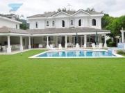 Casa à Venda no Condomínio Jardim Acapulco no Guarujá |...