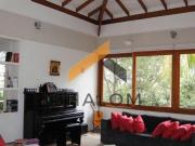 Casa à Venda no Condomínio Jardim Iolanda:...