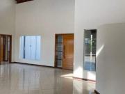 Casa á venda no Condomínio Portal Dos Lagos com 255,33...