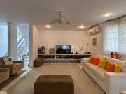 Casa a venda no condomínio Praia do Iporanga Guarujá