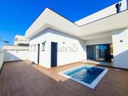 Casa à Venda no Condomínio Residencial Mont Alcino em...