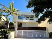 Casa à venda na Granja Viana