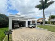 Casa a venda no condomínio Village Ipanema com 3 suítes