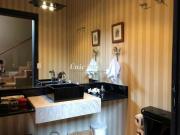 Casa à venda no Golf Gardens, com 3 suítes, com 330 m²,...