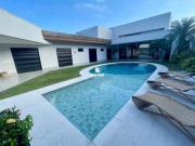 Casa à venda no Jardim Acapulco em Guarujá