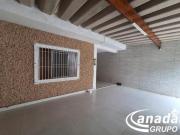 Casa à venda no Jardim Elvira com 3 quartos