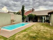 Casa à Venda no Jardim Pancera em Toledo com Piscina...