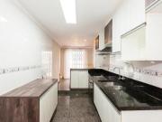 Casa à venda no Novo Mundo, Curitiba