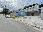 Casa Nova c/ Projeto Moderno à Venda na Granja Viana