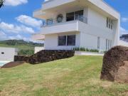 Casa à venda ou alugar em Atibaia