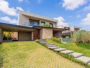 Casa à venda, por R$ 5.300.000 Condomínio Campos de...
