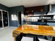 Casa a venda térrea com porteira fechada no Reserva da Serra