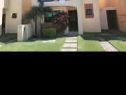 Casa acogedora de dos pisos