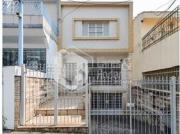CASA ACOLHEDORA COM ESPAÇO GOURMET E CHURRASQUEIRA, COM...
