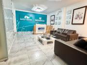 CASA ADAPTADA PARA CONSULTORIOS MÉDICOS – REMODELADA CON...