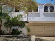 CASA ADJUDICADA EN LA CIMA. COL. LAS PLAYAS, ACAPULCO,...