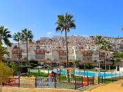 Casa adosada 3 dormitorios 223.84 m2