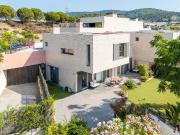 Casa adosada 4 dormitorios 309 m2