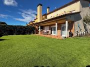 Casa adosada 5 dormitorios 365 m2