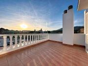 Casa adosada 5 dormitorios 312 m2