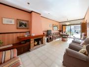 Casa adosada con encanto en el centro de Mataró Ubicada...