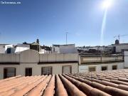CASA ADOSADA CON LUZ, AMPLITUD Y TERRAZA PRIVADA EN SAN...