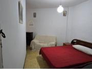 Casa adosada de 4 dormitorios y terraza, en el centro de...