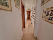 Casa Adosada de 5 Habitaciones con Terraza y Patio en...