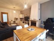 Casa adosada en la Jaras, con sótano y piscina comunitaria!