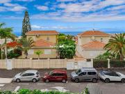 Casa adosada en venta en Adeje, Playa Fañabé Alto. en...