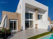 Casa adosada en Venta en Algorfa